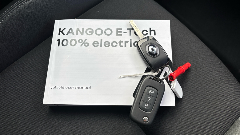 Renault Kangoo L2 E-Tech LL21 90kW 44kWh Start Van Auto